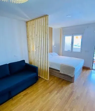 Lägenhet Golden Ocean View & Pool