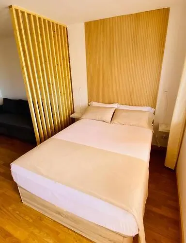 Golden Ocean View & Pool