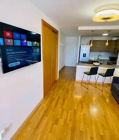Golden Ocean View & Pool Appartamento *